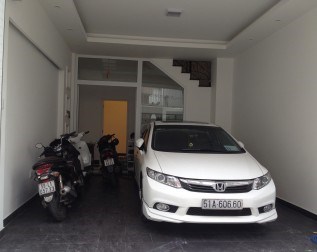 Bán biệt thự Nguyễn Cửu Vân. DT: 8 x 14m, 2 lầu. Giá 10.5 tỷ