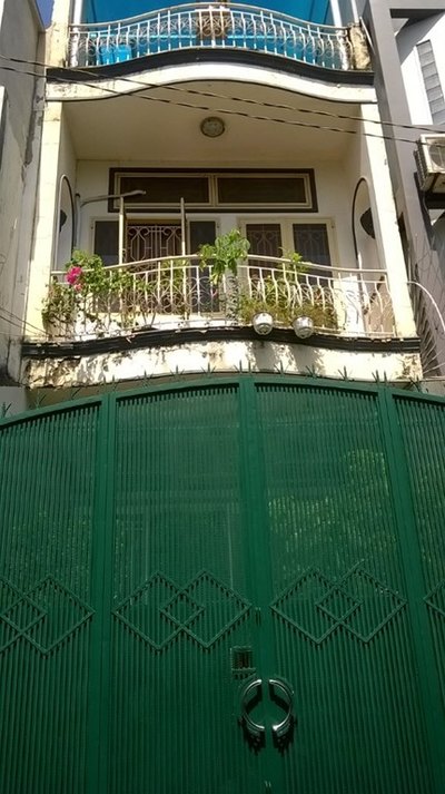 Bán nhà HXH, DT: 3.5m x 14m, 4 lầu, giá 6.9 tỷ, đường Sư Vạn Hạnh Q10.