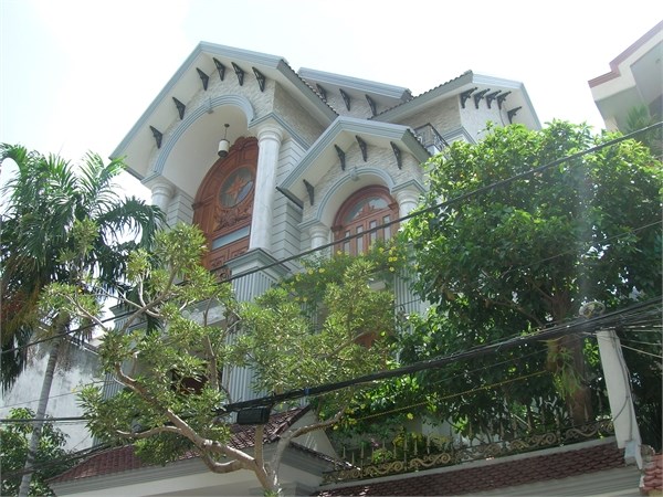 Bán nhà mặt tiền khu Phan Xích Long. DT: 6 x 10m, 3 lầu. Gía 8,8 tỷ.