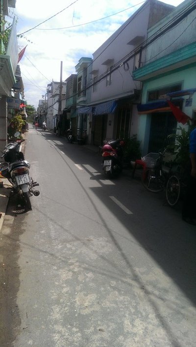 Bán gấp nhà hẻm ở Bình Tân, nhà mới vào ở ngay, sổ hồng riêng, chỉ với 800