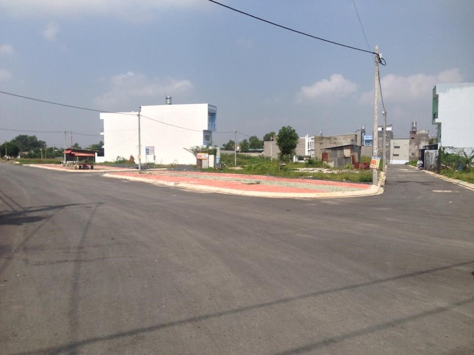 Bán nhà 1 trệt, 2 lầu mặt tiền Lã Xuân Oai Quận 9 giá 1 tỷ 7