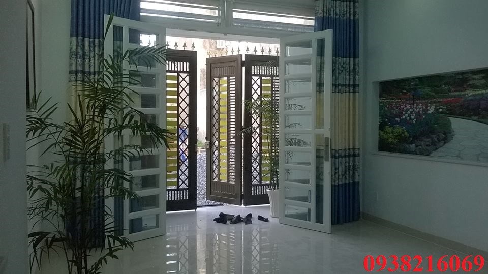 Bán nhà mới xây QL13, 1 trệt 2 lầu, mái đúc, 4 phòng ngủ, DT:190m2