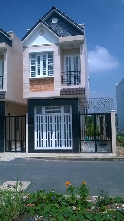 Bán nhà ngay UBND Nhà Bè, 720 tr/ 75 m2, 22PN, 2WC, Đúc Băng, Sàn Thật