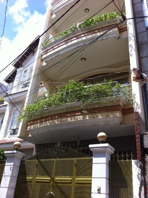 Nhà bán 6x18m HXH đường Hoàng Hoa Thám BT