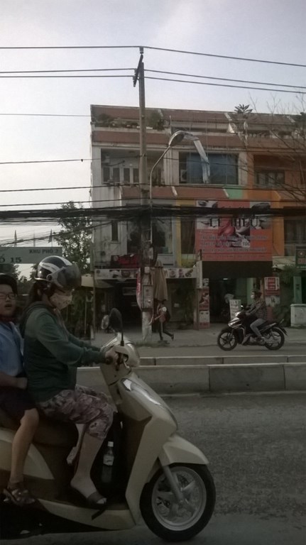 Bán nhà 1 trệt 1 lầu ngay chợ đường 339 2,4 tỷ/80m2