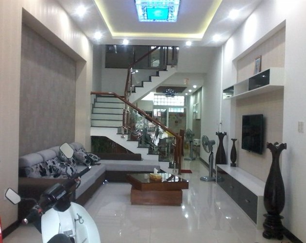 Bán nhà mặt tiền Phan Đăng Lưu, Q. Phú Nhuận.