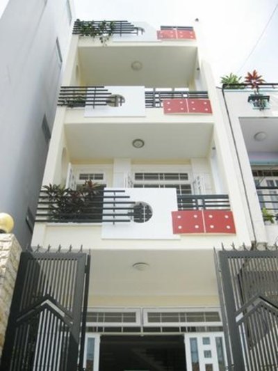 Bán nhà HXH Trần Hưng Đạo, P.2, Q.5, gần Q.1, DT:8x11,8m. Giá 8 tỷ