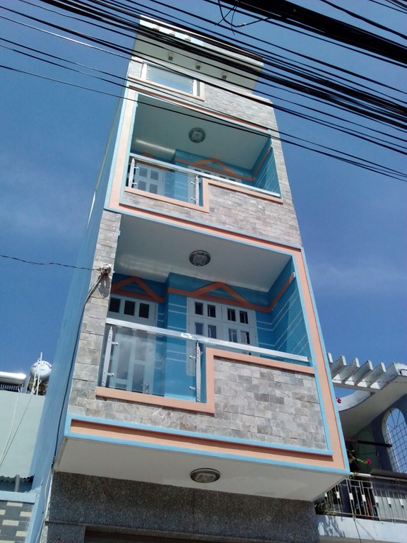 Bán nhà đẹp 4,5 tấm MT đường Ngô Gia Tự, Quận 10.