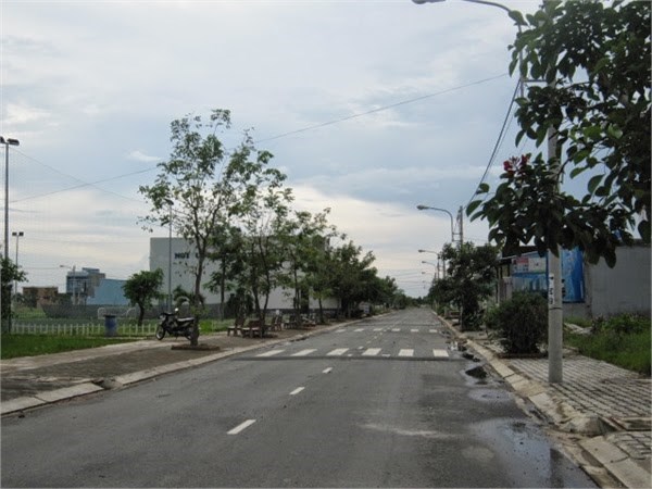 Đất phố thương mại. Mặt tiền đường 20m, sổ hồng chính chủ