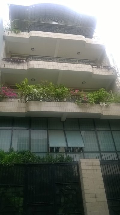 Cần tiền, bán nhà HXH khu cư xá Nguyễn Trung Trực - P12 - Quận 10