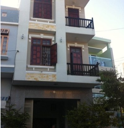 Bán nhà mặt tiền Nguyễn Tri Phương, P.4, Q.10, DT 4.5x20m. Giá: 19 tỷ