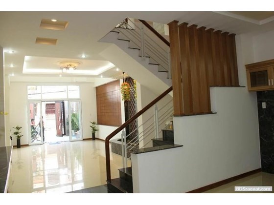 Bán nhà mặt tiền Hoàng Hoa Thám, P. 6, Q. Bình Thạnh, DT 5 x 15m, 2 lầu