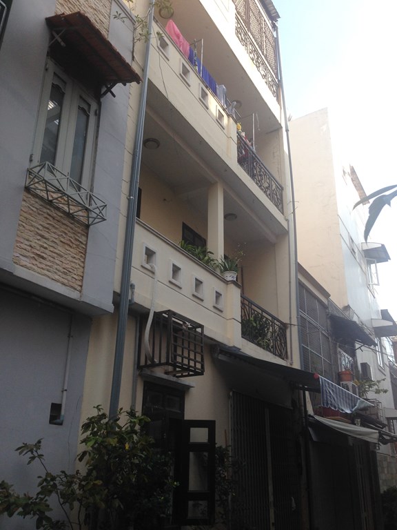 Bán nhà Q.PN, MT Trần Huy Liệu, DT: 4.5x10,Trệt, 3 lầu , 6.5 tỷ