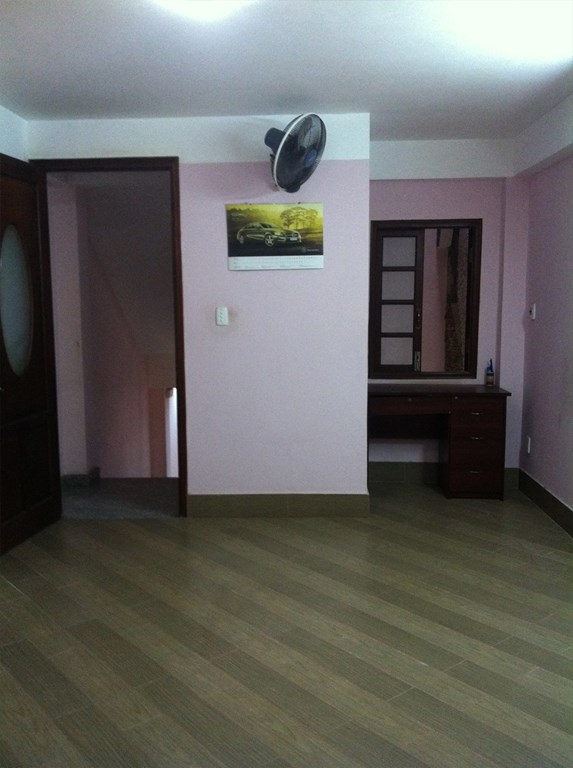 Cần bán nhà Lê Đình Cẩn, Bình Tân trệt 1 lầu, hẻm 6m giá chỉ 1,25 tỷ