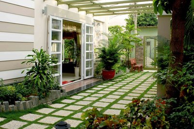 Bán gấp nhà đường Lê Văn Sỹ p13. Q3 , DT : 10 x 16, 2 lầu . Giá 13.5 tỷ