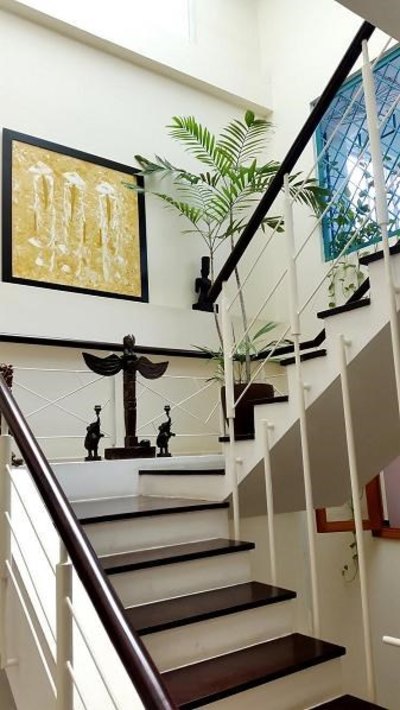 Bán biệt thự đường Hoàng Văn Thụ, diện tích : 7 x 23, hầm + 4 lầu .