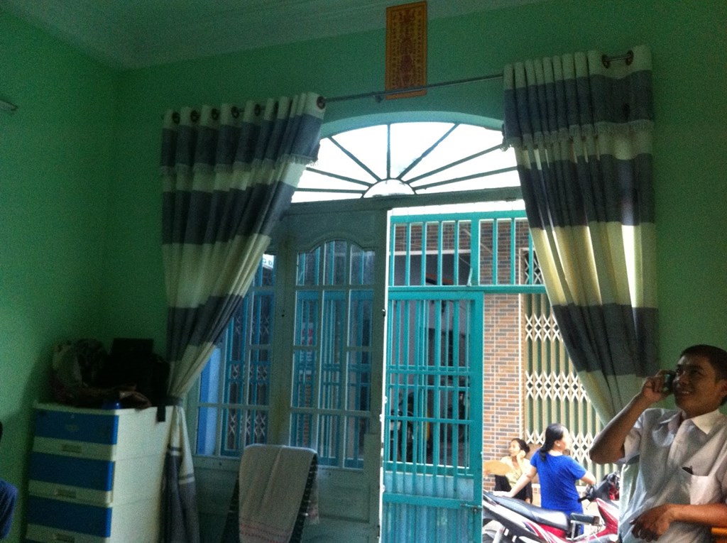 Bán gấp nhà hẻm 3m Duy Tân. DT: 4,9m x 10m. 1 lầu. Giá 2.9 tỷ