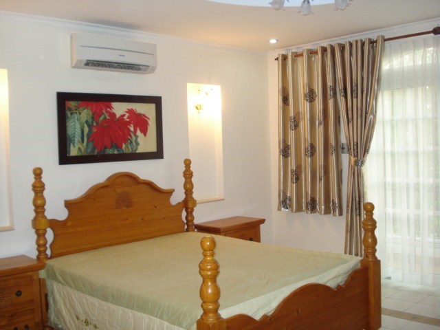 Bán villa gần trường ĐH Văn hóa, Thảo Điền, quận 2