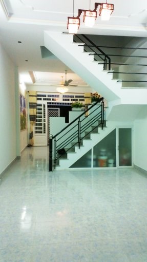 Bán nhà tuyệt đẹp 4x16m, 1 trệt 1 lầu, giá 1.65 tỷ, hẻm 1135 Huỳnh Tấn Phát