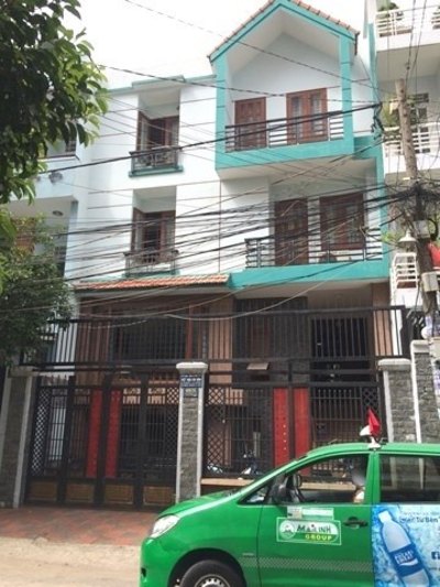 Bán nhà Quận 1, Hẻm rộng 10m, giá rẻ.