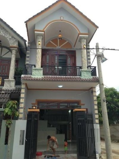 8 căn nhà 1 trệt 1 lửng 50 m2/600 triệu. Xây mới.SHR2015 gần chợ Gò Công