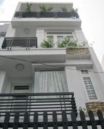 Bán nhà hxh CMT8 Q10, 4,5m X 14m, trệt 3 lầu, giá 6,9 tỷ
