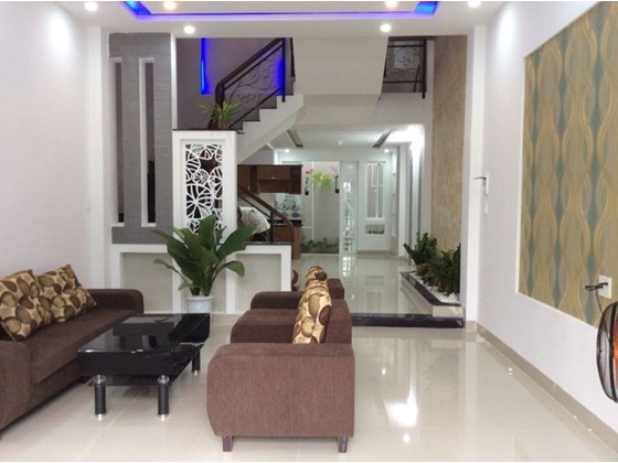 Bán villa đường Nam Kỳ Khởi Nghĩa Q. 3, dt 7.5x20m, trệt, 2 lầu, giá 19 tỷ