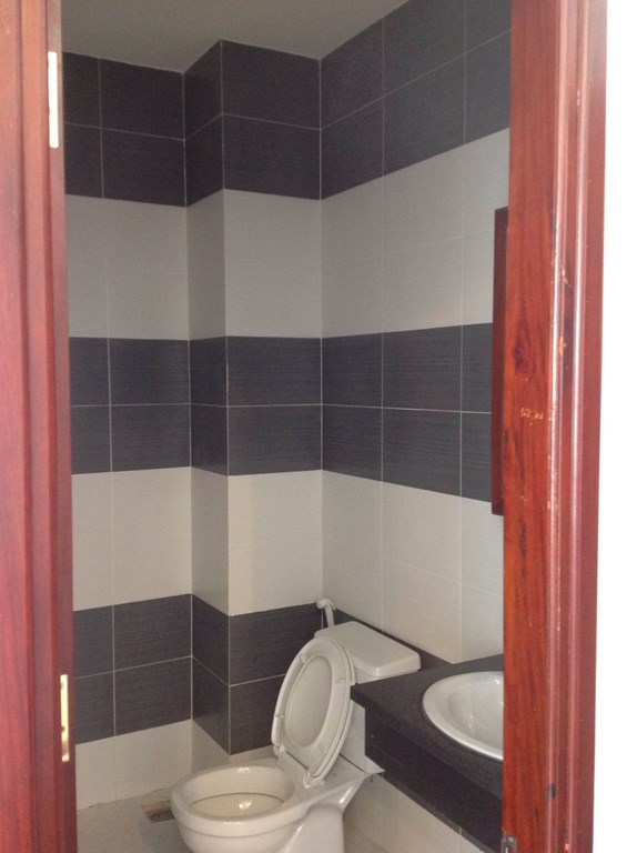 Bán nhà Q2, hẻm nội bộ BT 4m, DT 51m2 ( 5 x 10.2m ), 1 trệt, 2 lầu, 4P