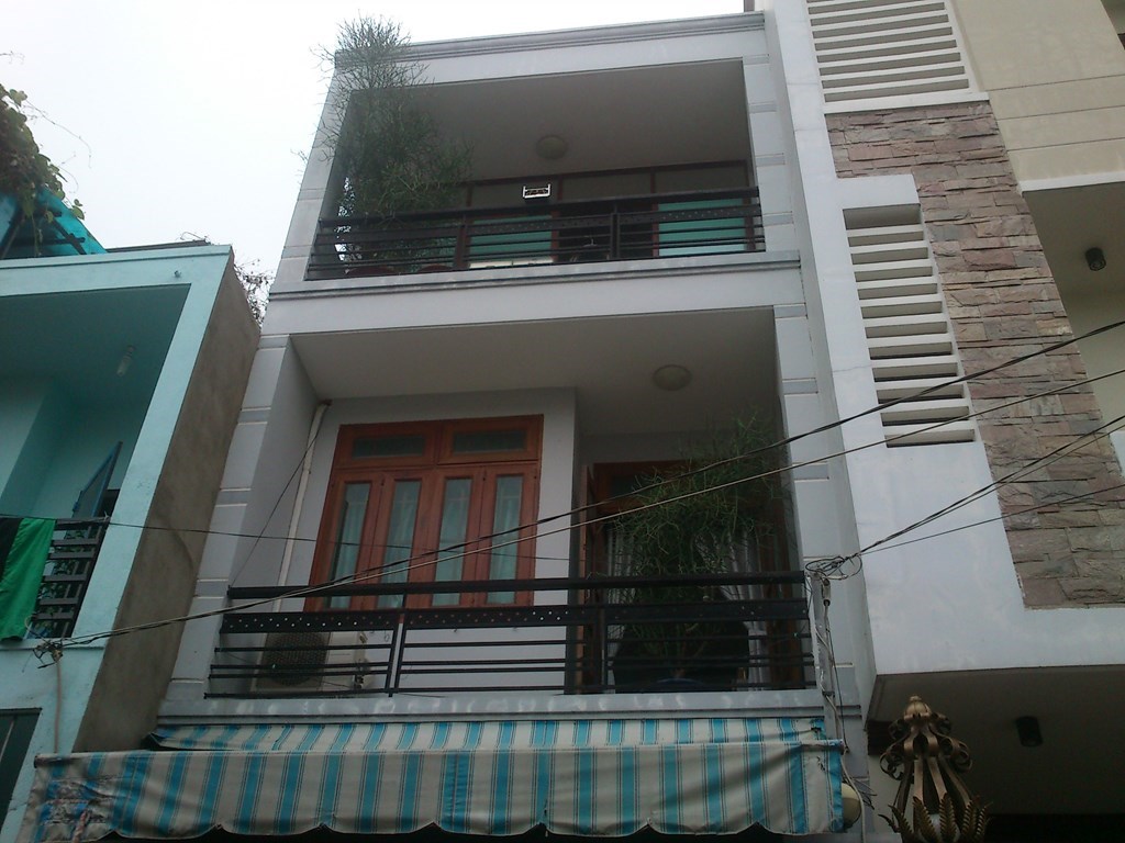 Nhà đúc 3 tấm hẻm 276 mã lò, hẻm cụt 5m giá 2 tỷ TL