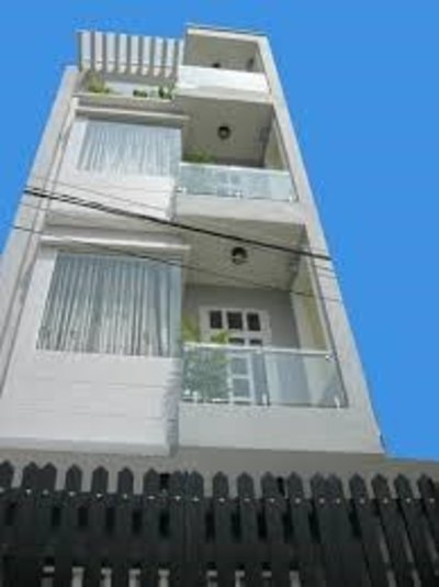 Bán gấp nhà MT Hùng Vương,P4, Q5. DT: 4x18m. Giá: 12 tỷ