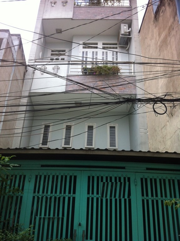 Nhà hẻm 5m đường ấp chiến lược, cách chợ BTĐ cũ 200m giá bán 2 tỷ