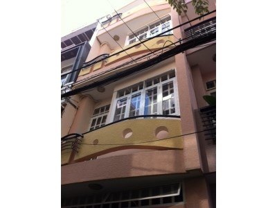 Nhà bán 3,8x11m HXH đường Lê Quang Định P11 BT