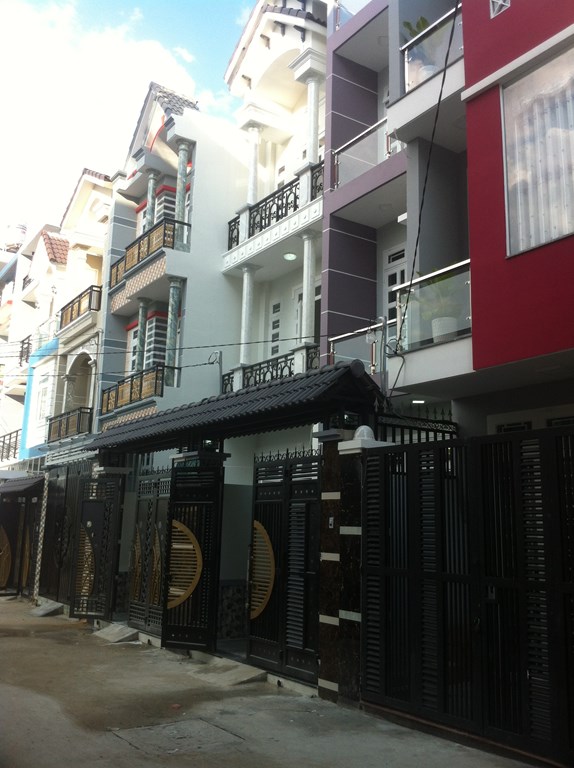 Nhà 4m x 16m đúc 3,5 tấm 4pn đường Lê Thị Riêng Q12 1 tỷ 980tr