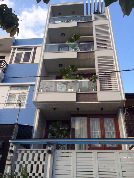 Bán nhà HXH Hai Bà Trưng, P.8, Q.3. DT: 4.2x24.5m. Giá: 7 tỷ