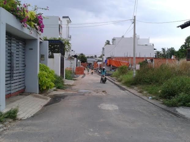 Bán Gấp lô đất Võ Văn Hát, Quận 9. 295 triệu (ngân hàng hỗ trợ 50 %).