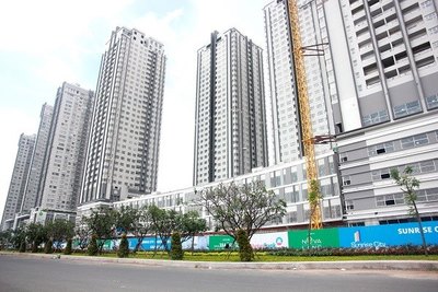 Cần tiền bán gấp Sunrise city 2 phòng ngủ 76m2 giá rẻ 2.95 tỷ - bao hết