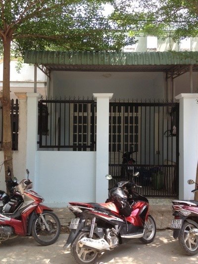 Chính chủ bán nhà 3.7m x 14m, nhà trệt, đầu hẻm 2056, giá 850 triệu. SHR