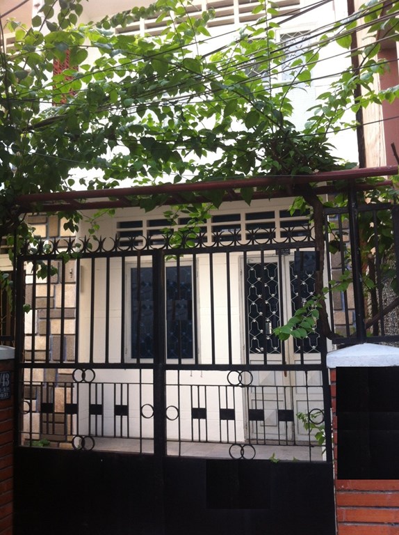 Bán gấp 2 mặt hxh CMT8, P.15, Q.10. Dt 4x16m