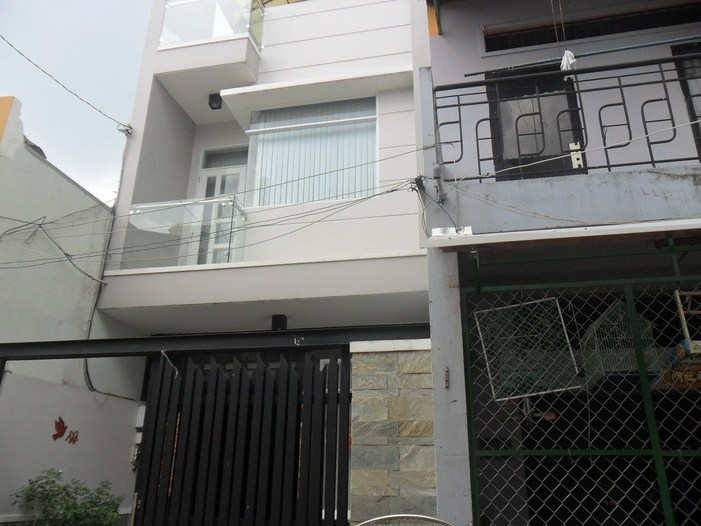 Bán nhà Hẻm đường Đồng Nai,P15, Q10. DT: 4,1x25m. Giá: 6,4 tỷ