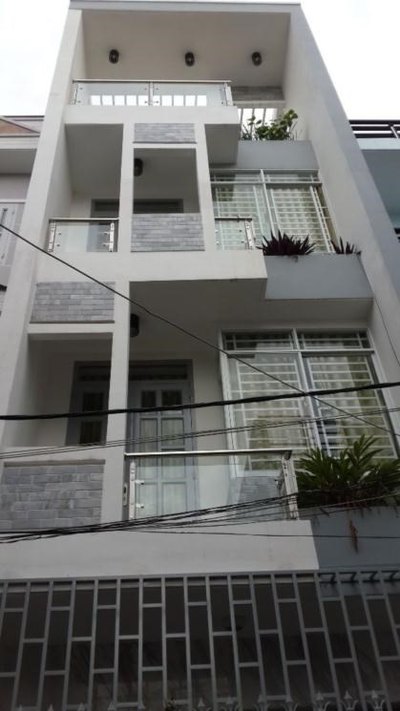 Bán nhà Q.PN, MT, Đường Huỳnh Văn Bánh, DT:4x18, Trệt, 3 lầu , 10.8 tỷ.