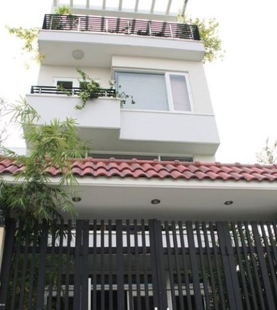 Cần bán nhà MT Trường Sa, P. 2, Phú Nhuận, dt 55m2, 2LST, giá 7.2 tỷ