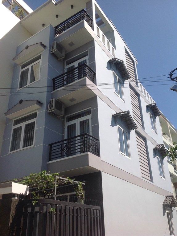 Bán nhà mặt phố Q. 2 , DT 67m2 ( 4.8 x 14m )