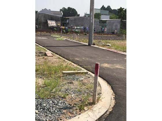 Đất ngay chợ đầu mối nông sản thủ đức mặt tiền 12m giá 700 triệu/lô