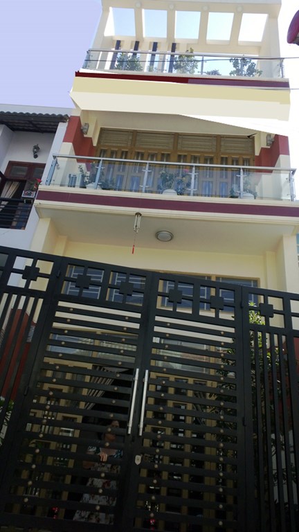 Bán nhà đẹp, sang trọnng 5m x 20m, 4 tấm, giá 3.9 tỉ, hẻm xe hơi