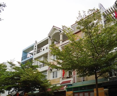 Bán gấp nhà đường 20 Phạm Văn Đồng, 3 lầu, 5PN, 6WC, + nội thất, giá 3,4 tỷ