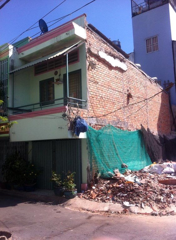 Bán nhà giá rẻ Bà Hom, P.13, Q. 6, Dt 3.3x4m, hướng Nam, giá 680tr/TL