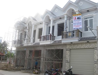 Bán Nhà Mới 3 Tầng, 90m2, Liền Kề Phú Mỹ Hưng, Giá 900tr/căn.