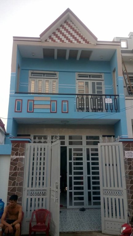 Nhà 5m x 19.5m cách tô ký 80m đúc 1 lầu 1 trệt sân trước sân sau 1 tỷ 300