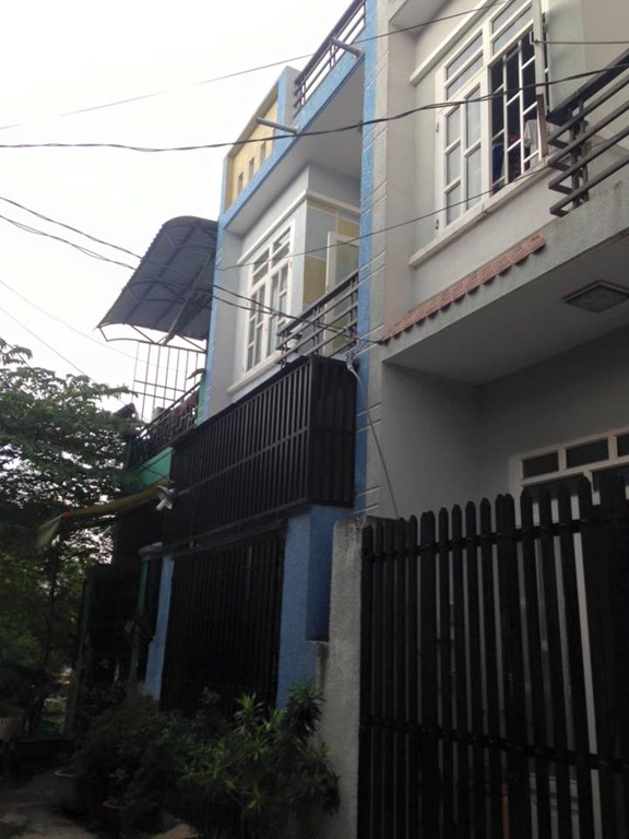 Bán nhà phố ủy ban nhân dân, 72m2, sát ngay đường lớn, công chứng sang tên