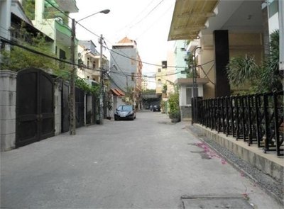 Cần bán nhà HXH đường Trường Chinh, P. 12, Q. Tân Bình, 4.2x9m